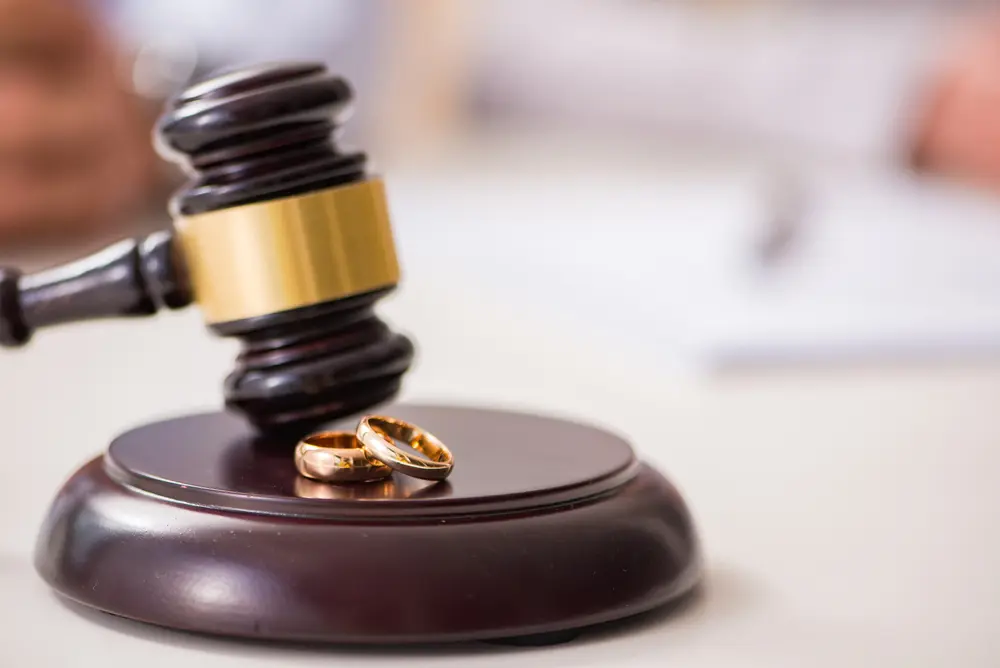 How Can a Divorce Attorney Near Me Help with My Case?