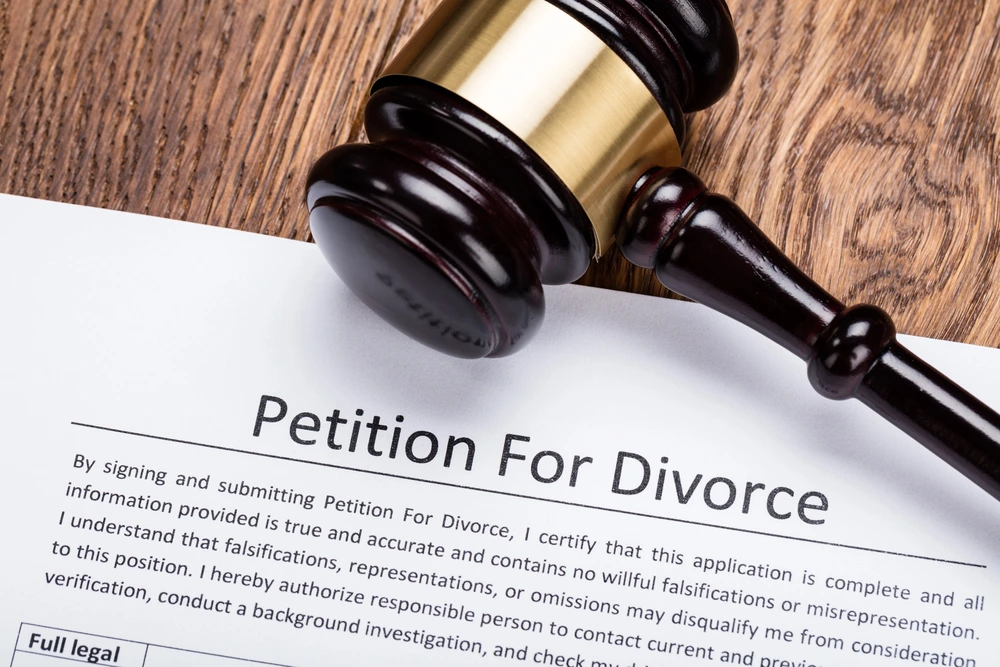 What Questions Should You Ask a Divorce Lawyer Before Hiring?